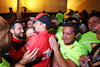 GP BAHRAIN, Gara winner Charles Leclerc (MON) Ferrari celebrates with the team.
20.03.2022. Formula 1 World Championship, Rd 1, Bahrain Grand Prix, Sakhir, Bahrain, Gara Day.
 - www.xpbimages.com, EMail: requests@xpbimages.com © Copyright: Coates / XPB Images