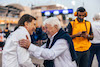 GP BAHRAIN, (L to R): Jost Capito (GER) Williams Racing Chief Executive Officer with Herbie Blash (GBR) FIA Permanent Senior Advisor to the FIA Gara Directors on the grid.
20.03.2022. Formula 1 World Championship, Rd 1, Bahrain Grand Prix, Sakhir, Bahrain, Gara Day.
- www.xpbimages.com, EMail: requests@xpbimages.com © Copyright: Bearne / XPB Images