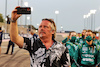 GP BAHRAIN, Charley Boorman (GBR) TV Presenter e Writer on the grid.
20.03.2022. Formula 1 World Championship, Rd 1, Bahrain Grand Prix, Sakhir, Bahrain, Gara Day.
- www.xpbimages.com, EMail: requests@xpbimages.com © Copyright: Moy / XPB Images