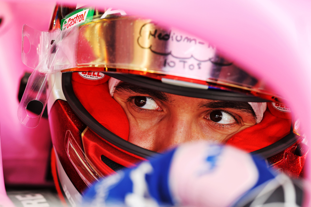 GP BAHRAIN, Esteban Ocon (FRA) Alpine F1 Team A522.
17.03.2022. Formula 1 World Championship, Rd 1, Bahrain Grand Prix, Sakhir, Bahrain, Preparation Day.
- www.xpbimages.com, EMail: requests@xpbimages.com © Copyright: Moy / XPB Images
