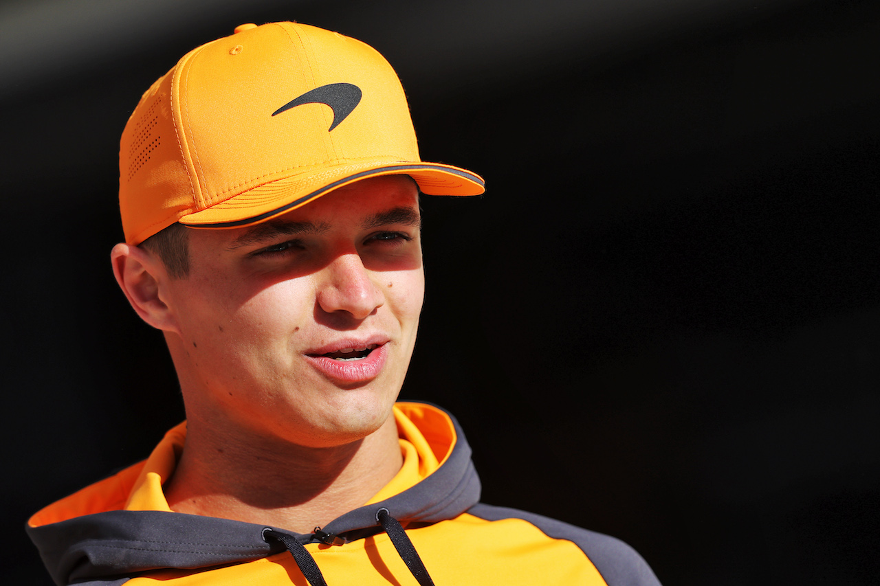 GP BAHRAIN, Lando Norris (GBR) McLaren.
17.03.2022. Formula 1 World Championship, Rd 1, Bahrain Grand Prix, Sakhir, Bahrain, Preparation Day.
- www.xpbimages.com, EMail: requests@xpbimages.com © Copyright: Moy / XPB Images
