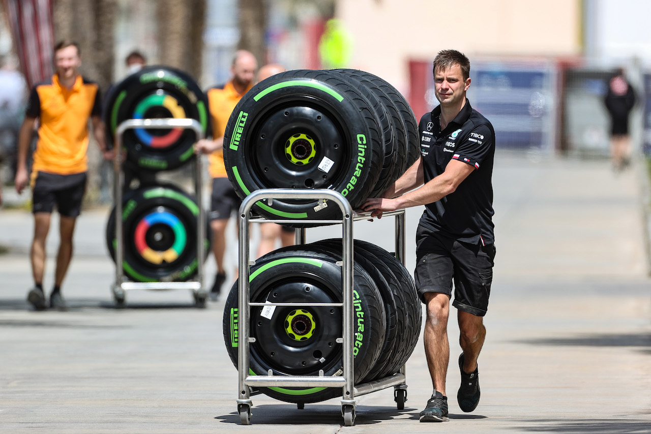 GP BAHRAIN, paddock Atmosphere. Pirelli tires  
17.03.2022. Formula 1 World Championship, Rd 1, Bahrain Grand Prix, Sakhir, Bahrain, Preparation Day.
- www.xpbimages.com, EMail: requests@xpbimages.com ¬© Copyright: Charniaux / XPB Images