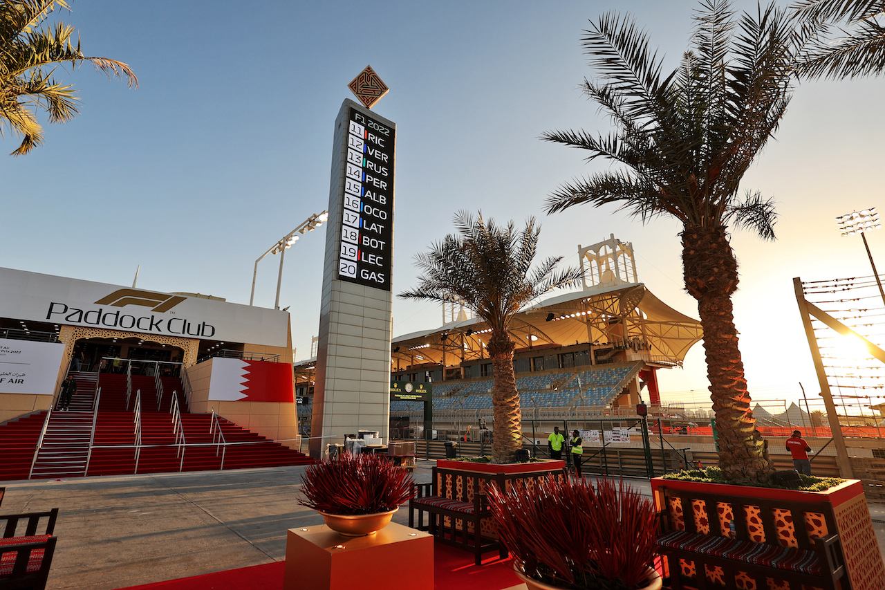 GP BAHRAIN, Circuit Atmosfera - Paddock Club.
17.03.2022. Formula 1 World Championship, Rd 1, Bahrain Grand Prix, Sakhir, Bahrain, Preparation Day.
- www.xpbimages.com, EMail: requests@xpbimages.com © Copyright: Moy / XPB Images