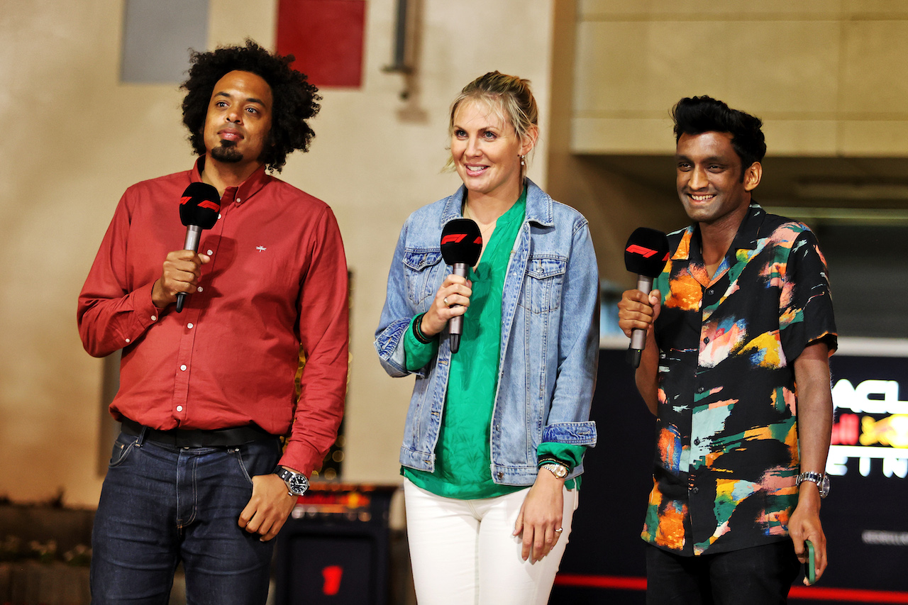 GP BAHRAIN, (L to R): Sam Collins (GBR) F1 Digital Technical Expert; Rosanna Tennant (GBR) F1 Presenter; Lawrence Barretto (GBR) Formula 1 Senior Writer Editor.
17.03.2022. Formula 1 World Championship, Rd 1, Bahrain Grand Prix, Sakhir, Bahrain, Preparation Day.
- www.xpbimages.com, EMail: requests@xpbimages.com © Copyright: Moy / XPB Images