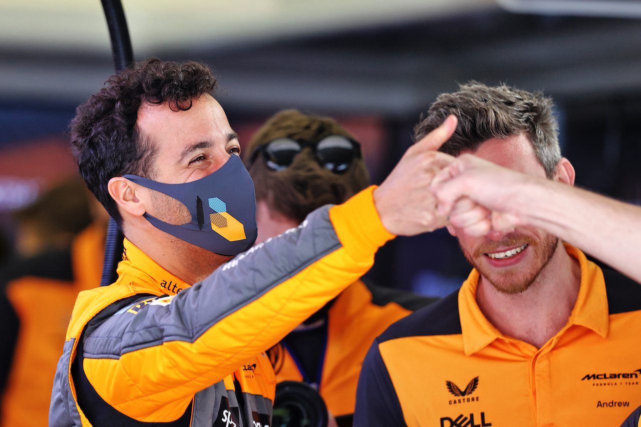 GP BAHRAIN, Daniel Ricciardo (AUS) McLaren.
17.03.2022. Formula 1 World Championship, Rd 1, Bahrain Grand Prix, Sakhir, Bahrain, Preparation Day.
- www.xpbimages.com, EMail: requests@xpbimages.com © Copyright: Moy / XPB Images
