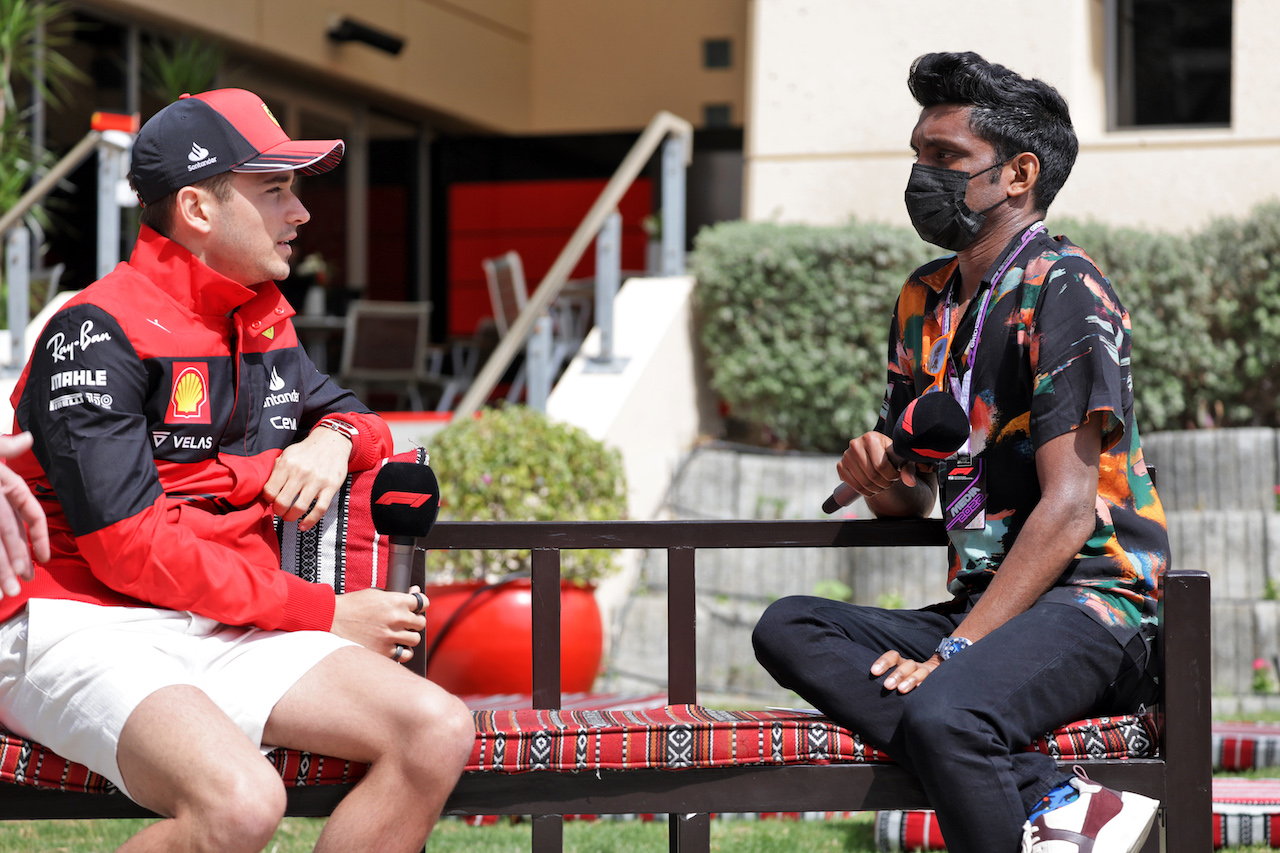 GP BAHRAIN, (L to R): Charles Leclerc (MON) Ferrari with Lawrence Barretto (GBR) Formula 1 Senior Writer Editor.
17.03.2022. Formula 1 World Championship, Rd 1, Bahrain Grand Prix, Sakhir, Bahrain, Preparation Day.
- www.xpbimages.com, EMail: requests@xpbimages.com © Copyright: Bearne / XPB Images