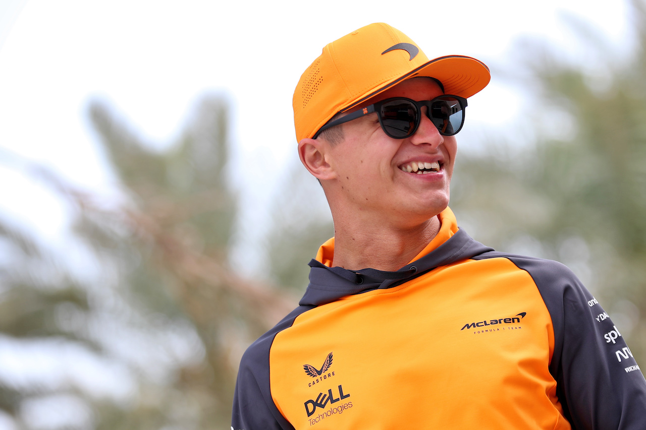 GP BAHRAIN, Lando Norris (GBR) McLaren.
17.03.2022. Formula 1 World Championship, Rd 1, Bahrain Grand Prix, Sakhir, Bahrain, Preparation Day.
 - www.xpbimages.com, EMail: requests@xpbimages.com © Copyright: Coates / XPB Images