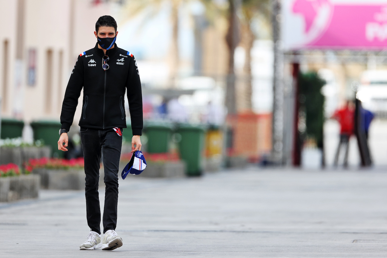 GP BAHRAIN, Esteban Ocon (FRA) Alpine F1 Team.
17.03.2022. Formula 1 World Championship, Rd 1, Bahrain Grand Prix, Sakhir, Bahrain, Preparation Day.
- www.xpbimages.com, EMail: requests@xpbimages.com © Copyright: Charniaux / XPB Images
