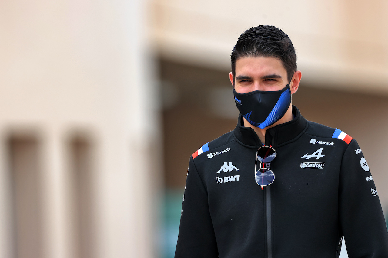 GP BAHRAIN, Esteban Ocon (FRA) Alpine F1 Team.
17.03.2022. Formula 1 World Championship, Rd 1, Bahrain Grand Prix, Sakhir, Bahrain, Preparation Day.
- www.xpbimages.com, EMail: requests@xpbimages.com © Copyright: Charniaux / XPB Images