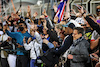 GP BAHRAIN, Circuit Atmosfera - fans in the pits.
17.03.2022. Formula 1 World Championship, Rd 1, Bahrain Grand Prix, Sakhir, Bahrain, Preparation Day.
 - www.xpbimages.com, EMail: requests@xpbimages.com © Copyright: Coates / XPB Images