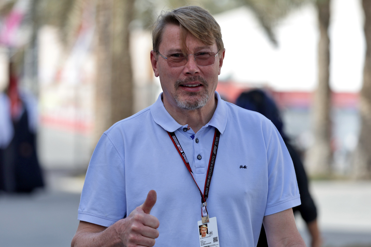 GP BAHRAIN, Mika Hakkinen (FIN).
19.03.2022. Formula 1 World Championship, Rd 1, Bahrain Grand Prix, Sakhir, Bahrain, Qualifiche Day.
- www.xpbimages.com, EMail: requests@xpbimages.com © Copyright: Bearne / XPB Images
