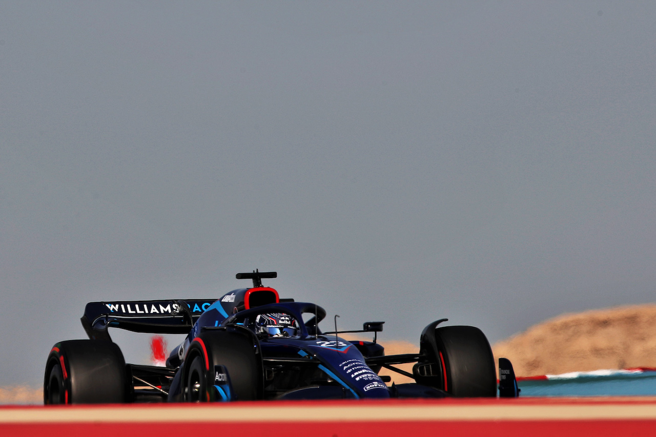 GP BAHRAIN, Alexander Albon (THA) Williams Racing FW44.
19.03.2022. Formula 1 World Championship, Rd 1, Bahrain Grand Prix, Sakhir, Bahrain, Qualifiche Day.
 - www.xpbimages.com, EMail: requests@xpbimages.com © Copyright: Coates / XPB Images