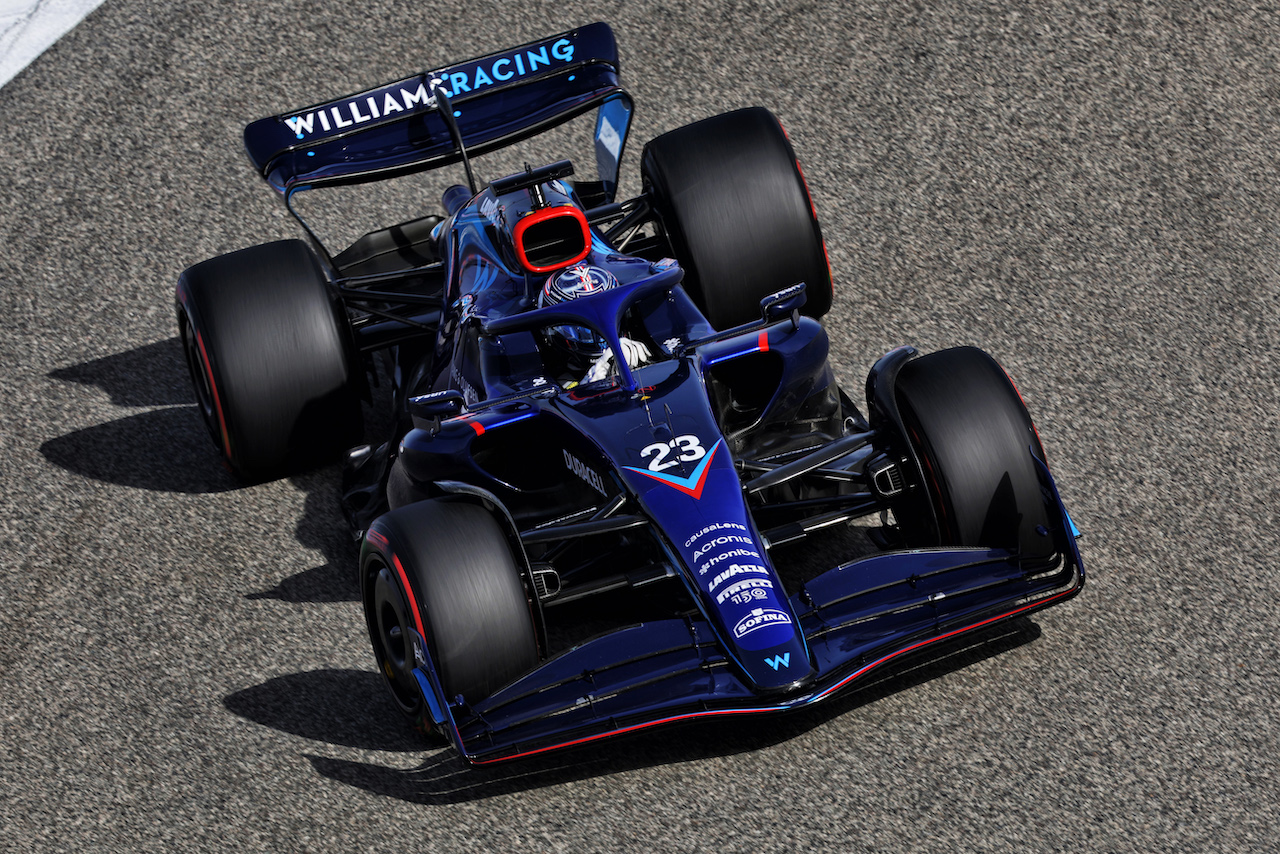 GP BAHRAIN, Alexander Albon (THA) Williams Racing FW44.
19.03.2022. Formula 1 World Championship, Rd 1, Bahrain Grand Prix, Sakhir, Bahrain, Qualifiche Day.
- www.xpbimages.com, EMail: requests@xpbimages.com © Copyright: Bearne / XPB Images