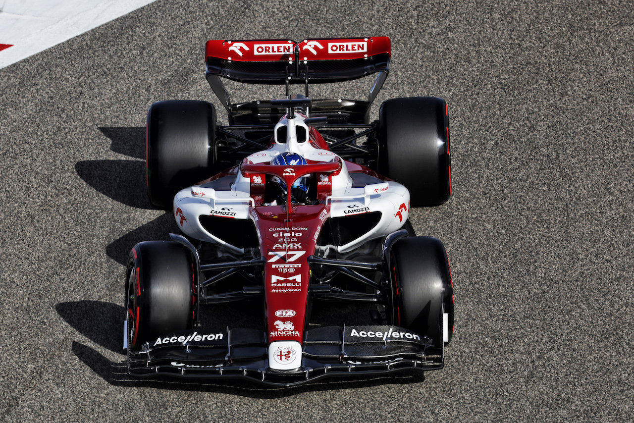 GP BAHRAIN, Valtteri Bottas (FIN) Alfa Romeo F1 Team C42.
19.03.2022. Formula 1 World Championship, Rd 1, Bahrain Grand Prix, Sakhir, Bahrain, Qualifiche Day.
- www.xpbimages.com, EMail: requests@xpbimages.com © Copyright: Bearne / XPB Images