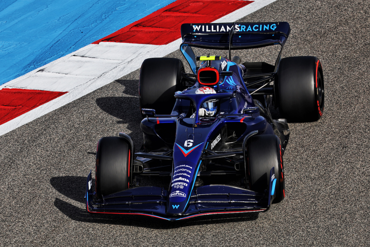 GP BAHRAIN, Nicholas Latifi (CDN) Williams Racing FW44.
19.03.2022. Formula 1 World Championship, Rd 1, Bahrain Grand Prix, Sakhir, Bahrain, Qualifiche Day.
- www.xpbimages.com, EMail: requests@xpbimages.com © Copyright: Bearne / XPB Images