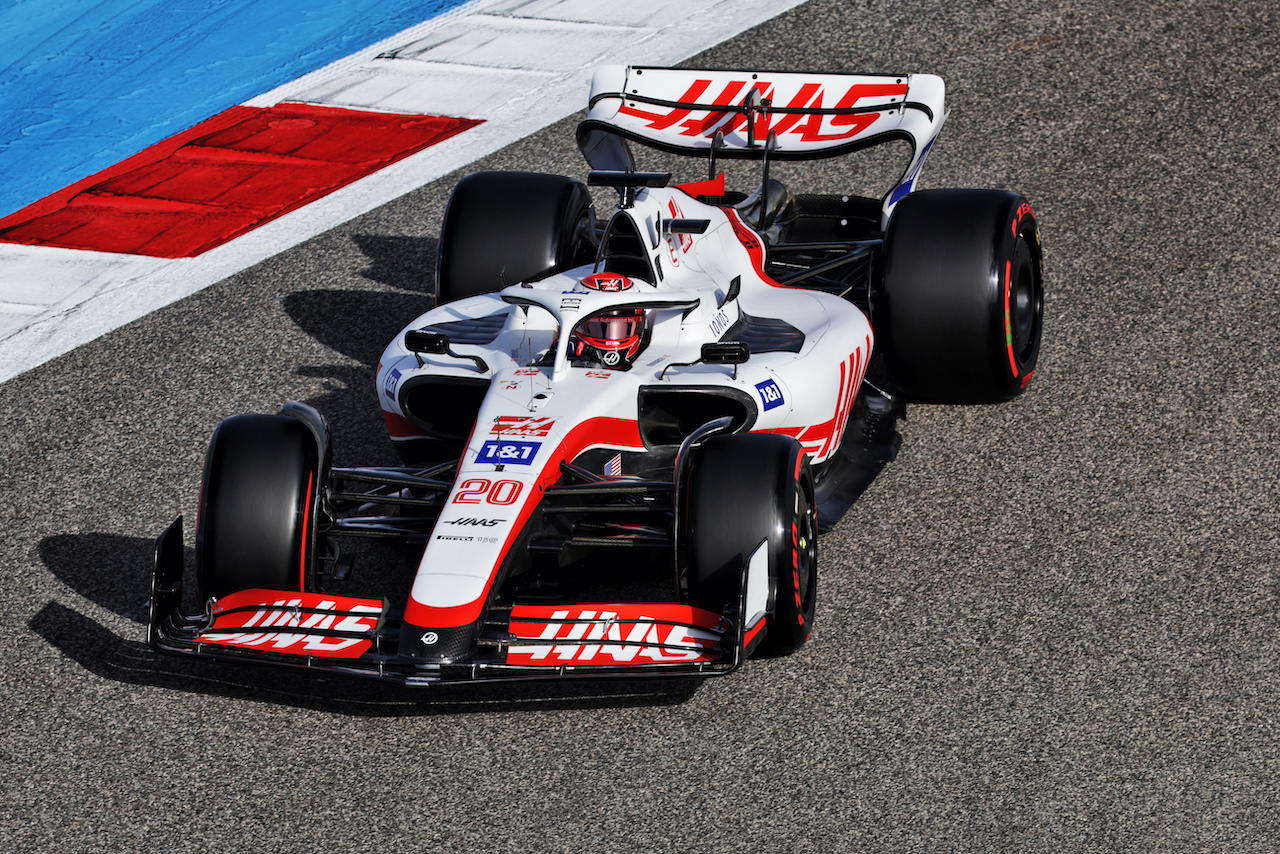 GP BAHRAIN, Kevin Magnussen (DEN) Haas VF-22.
19.03.2022. Formula 1 World Championship, Rd 1, Bahrain Grand Prix, Sakhir, Bahrain, Qualifiche Day.
- www.xpbimages.com, EMail: requests@xpbimages.com © Copyright: Bearne / XPB Images