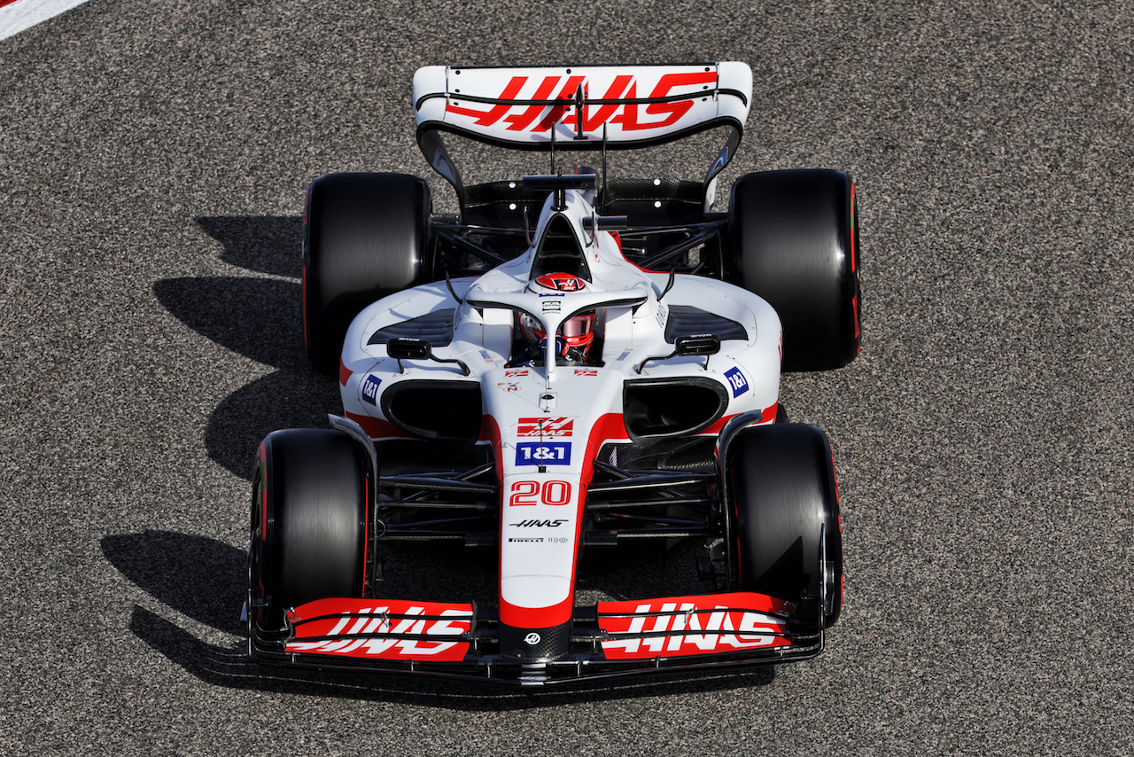 GP BAHRAIN, Kevin Magnussen (DEN) Haas VF-22.
19.03.2022. Formula 1 World Championship, Rd 1, Bahrain Grand Prix, Sakhir, Bahrain, Qualifiche Day.
- www.xpbimages.com, EMail: requests@xpbimages.com © Copyright: Bearne / XPB Images