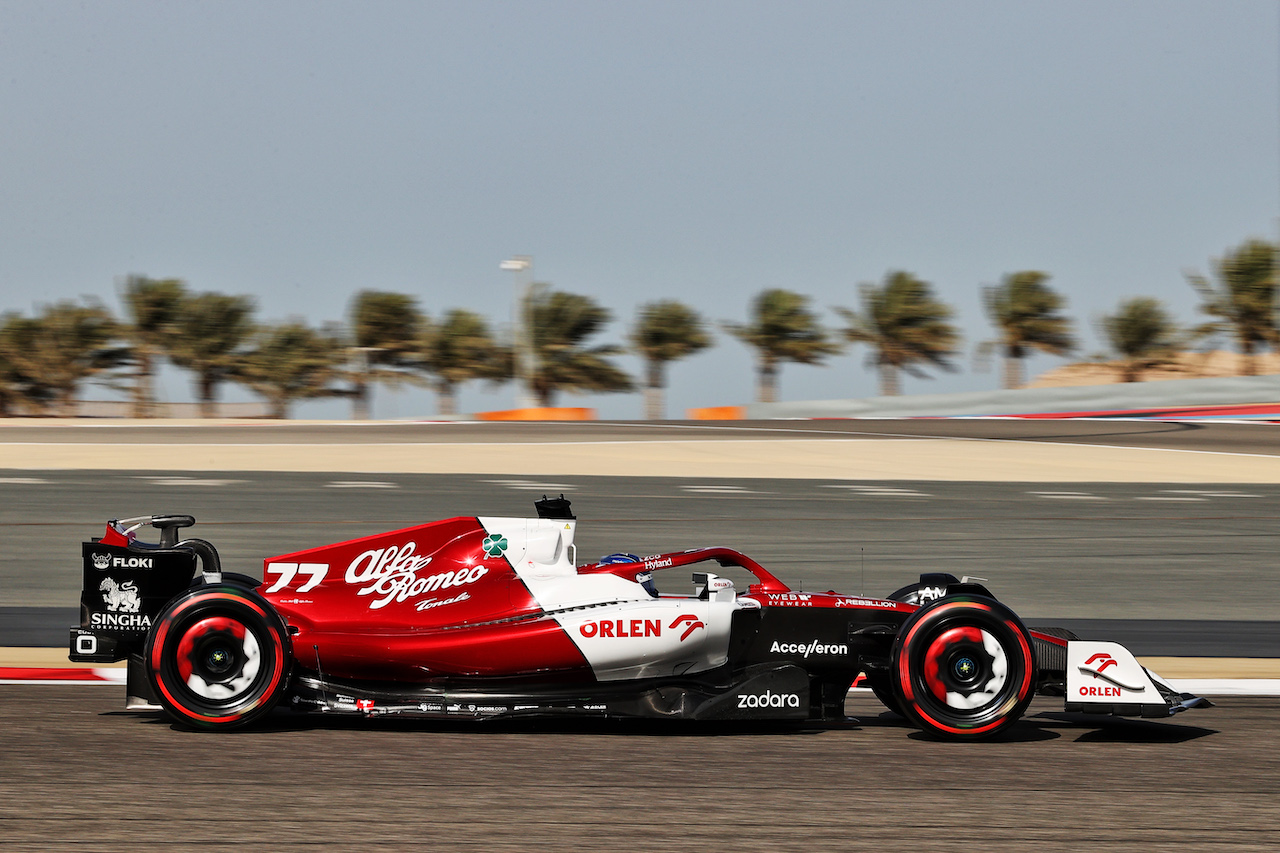 GP BAHRAIN, Valtteri Bottas (FIN) Alfa Romeo F1 Team C42.
19.03.2022. Formula 1 World Championship, Rd 1, Bahrain Grand Prix, Sakhir, Bahrain, Qualifiche Day.
- www.xpbimages.com, EMail: requests@xpbimages.com © Copyright: Moy / XPB Images