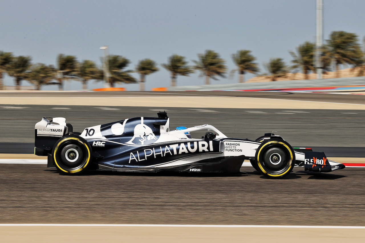 GP BAHRAIN, Pierre Gasly (FRA) AlphaTauri AT03.
19.03.2022. Formula 1 World Championship, Rd 1, Bahrain Grand Prix, Sakhir, Bahrain, Qualifiche Day.
- www.xpbimages.com, EMail: requests@xpbimages.com © Copyright: Moy / XPB Images