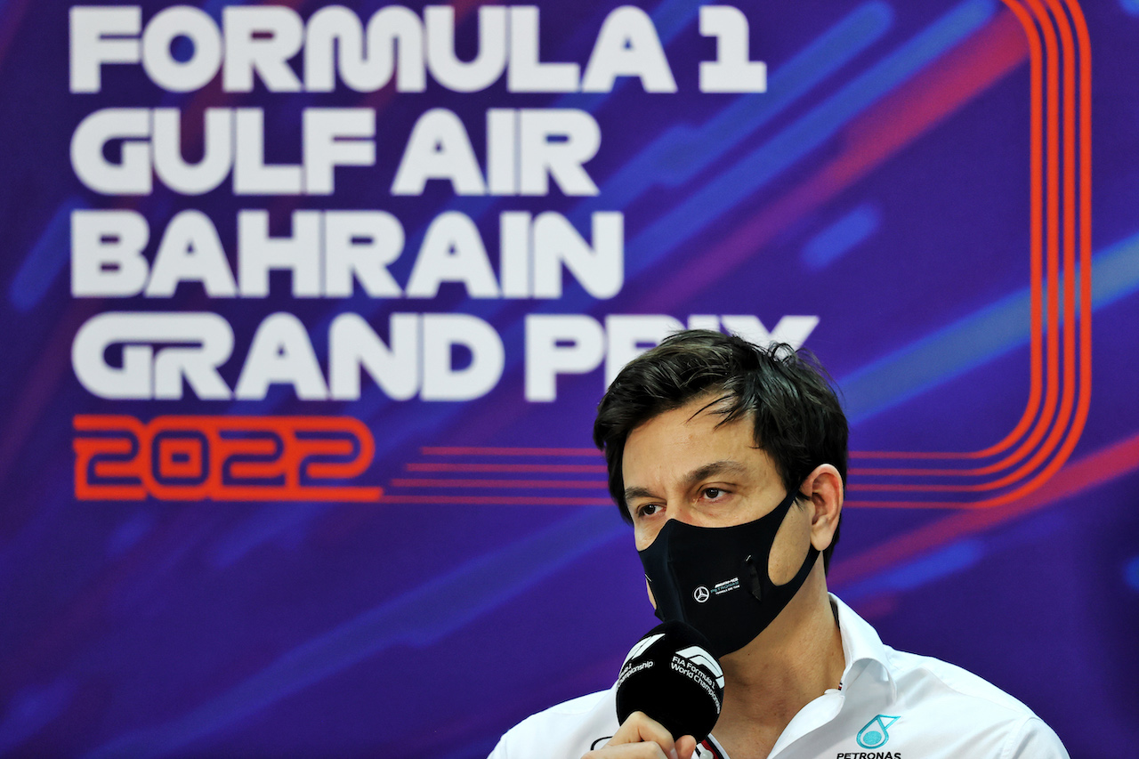 GP BAHRAIN, Toto Wolff (GER) Mercedes AMG F1 Shareholder e Executive Director in the FIA Press Conference.
19.03.2022. Formula 1 World Championship, Rd 1, Bahrain Grand Prix, Sakhir, Bahrain, Qualifiche Day.
- www.xpbimages.com, EMail: requests@xpbimages.com © Copyright: Moy / XPB Images