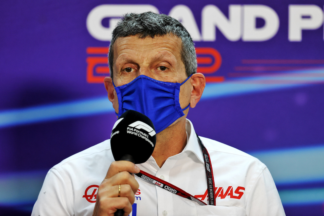 GP BAHRAIN, Guenther Steiner (ITA) Haas F1 Team Prinicipal in the FIA Press Conference.
19.03.2022. Formula 1 World Championship, Rd 1, Bahrain Grand Prix, Sakhir, Bahrain, Qualifiche Day.
- www.xpbimages.com, EMail: requests@xpbimages.com © Copyright: Moy / XPB Images
