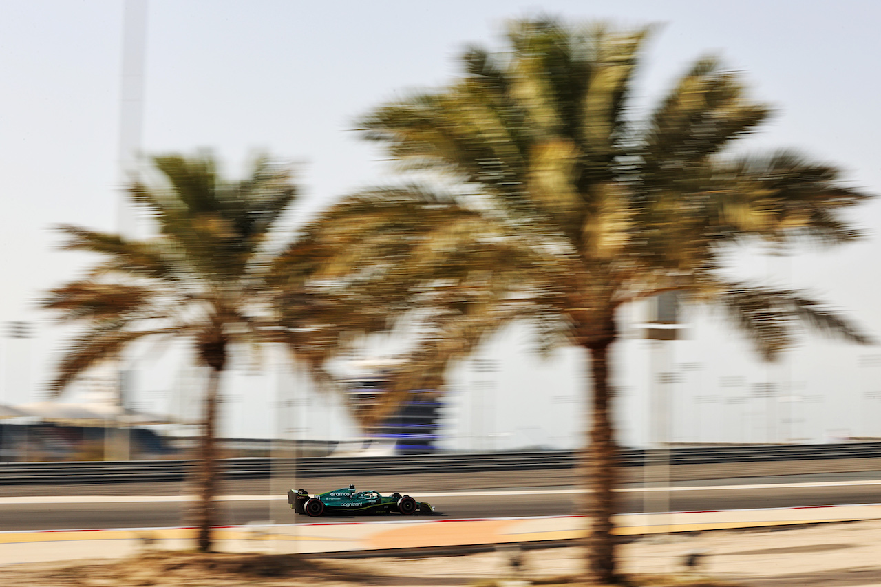 GP BAHRAIN, Lance Stroll (CDN) Aston Martin F1 Team AMR22.
19.03.2022. Formula 1 World Championship, Rd 1, Bahrain Grand Prix, Sakhir, Bahrain, Qualifiche Day.
- www.xpbimages.com, EMail: requests@xpbimages.com © Copyright: Moy / XPB Images