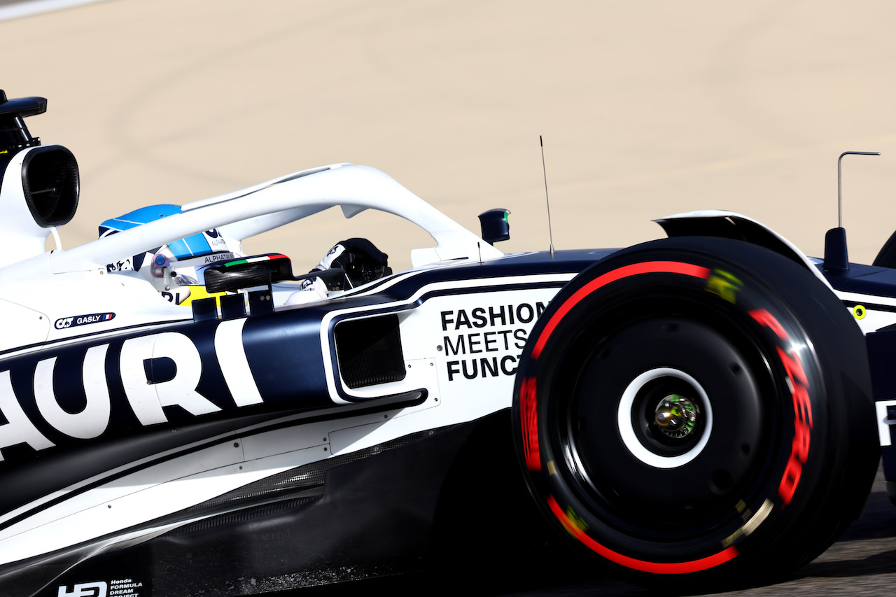 GP BAHRAIN, Pierre Gasly (FRA) AlphaTauri AT03.
19.03.2022. Formula 1 World Championship, Rd 1, Bahrain Grand Prix, Sakhir, Bahrain, Qualifiche Day.
- www.xpbimages.com, EMail: requests@xpbimages.com ¬© Copyright: Batchelor / XPB Images