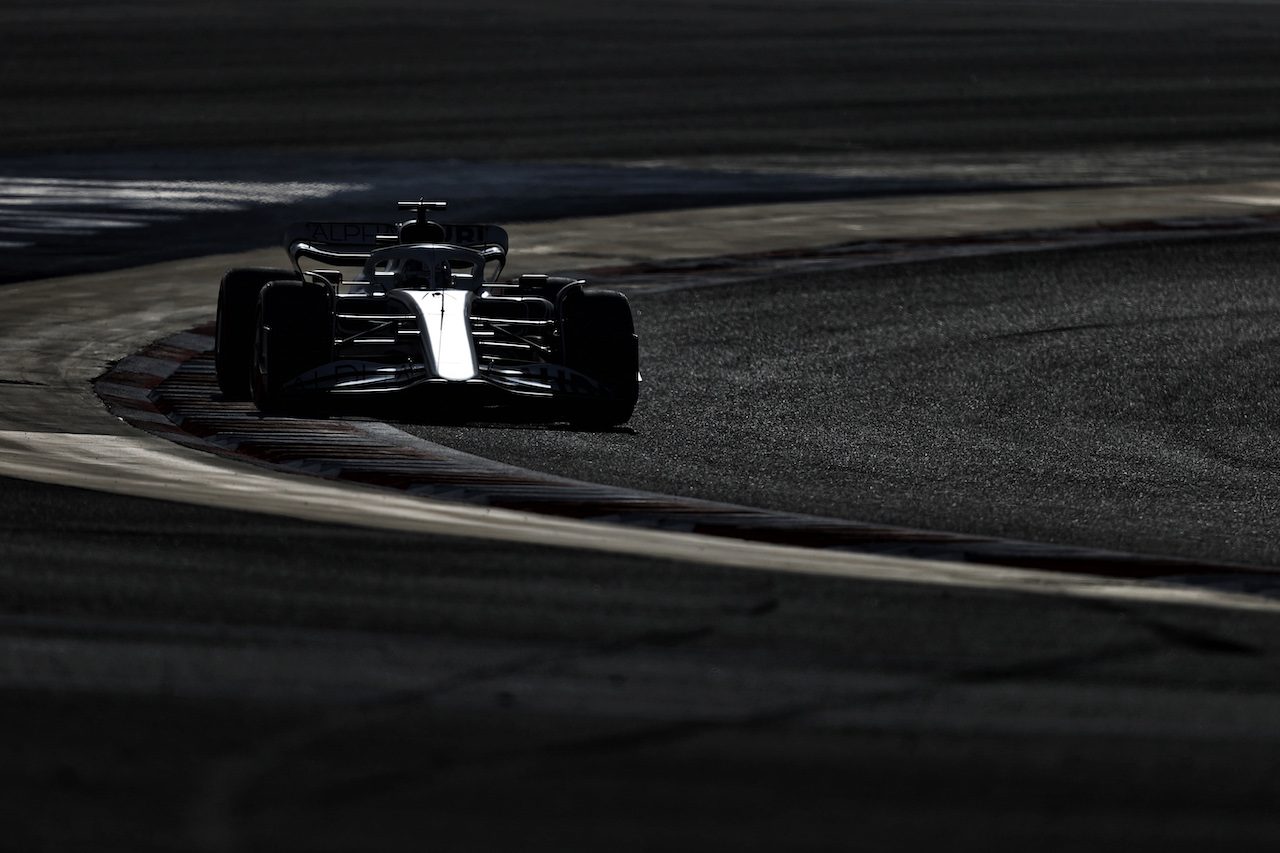 GP BAHRAIN, Pierre Gasly (FRA) AlphaTauri AT03.
19.03.2022. Formula 1 World Championship, Rd 1, Bahrain Grand Prix, Sakhir, Bahrain, Qualifiche Day.
- www.xpbimages.com, EMail: requests@xpbimages.com © Copyright: Moy / XPB Images