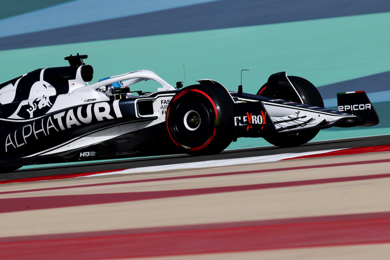 GP BAHRAIN, Pierre Gasly (FRA) AlphaTauri AT03.
19.03.2022. Formula 1 World Championship, Rd 1, Bahrain Grand Prix, Sakhir, Bahrain, Qualifiche Day.
 - www.xpbimages.com, EMail: requests@xpbimages.com © Copyright: Coates / XPB Images