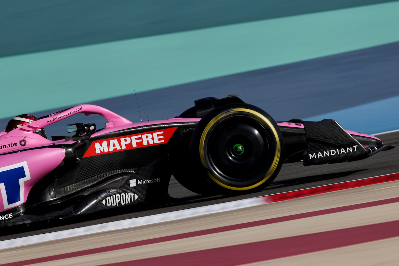 GP BAHRAIN, Esteban Ocon (FRA) Alpine F1 Team A522.
19.03.2022. Formula 1 World Championship, Rd 1, Bahrain Grand Prix, Sakhir, Bahrain, Qualifiche Day.
 - www.xpbimages.com, EMail: requests@xpbimages.com © Copyright: Coates / XPB Images