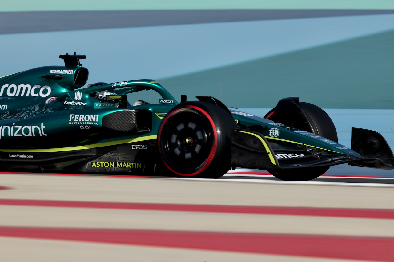 GP BAHRAIN, Lance Stroll (CDN) Aston Martin F1 Team AMR22.
19.03.2022. Formula 1 World Championship, Rd 1, Bahrain Grand Prix, Sakhir, Bahrain, Qualifiche Day.
 - www.xpbimages.com, EMail: requests@xpbimages.com © Copyright: Coates / XPB Images