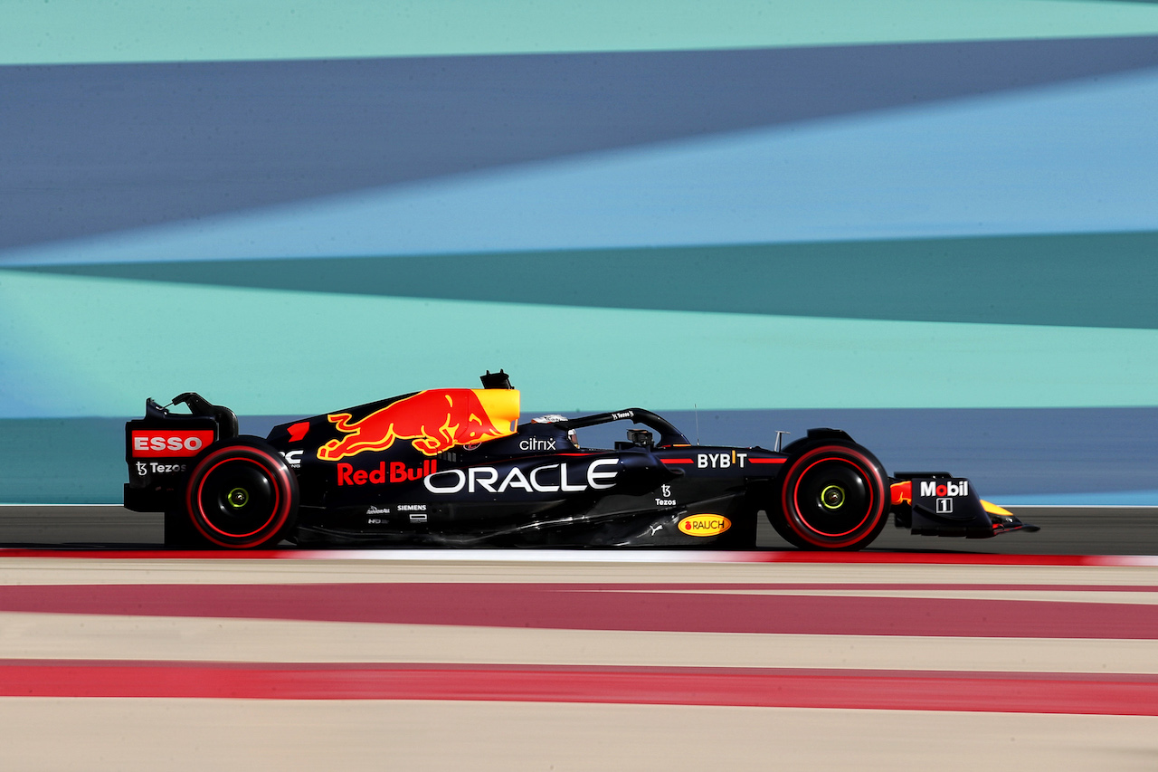 GP BAHRAIN, Max Verstappen (NLD) Red Bull Racing RB18.
19.03.2022. Formula 1 World Championship, Rd 1, Bahrain Grand Prix, Sakhir, Bahrain, Qualifiche Day.
 - www.xpbimages.com, EMail: requests@xpbimages.com © Copyright: Coates / XPB Images