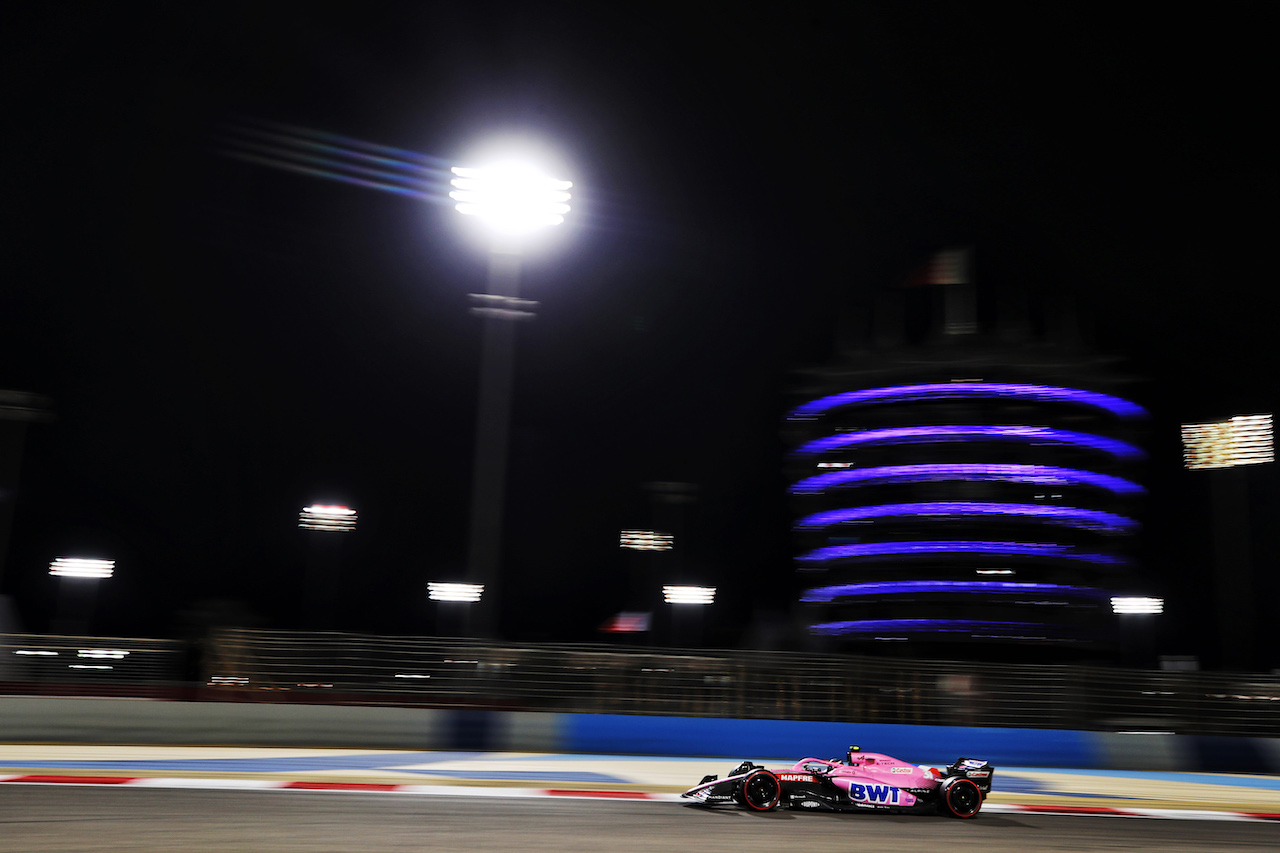 GP BAHRAIN, Esteban Ocon (FRA) Alpine F1 Team A522.
19.03.2022. Formula 1 World Championship, Rd 1, Bahrain Grand Prix, Sakhir, Bahrain, Qualifiche Day.
 - www.xpbimages.com, EMail: requests@xpbimages.com © Copyright: Coates / XPB Images