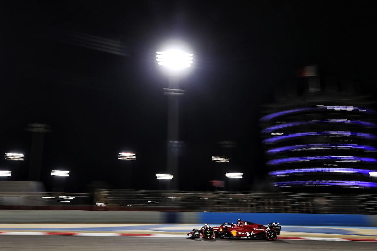GP BAHRAIN, Carlos Sainz Jr (ESP) Ferrari F1-75.
19.03.2022. Formula 1 World Championship, Rd 1, Bahrain Grand Prix, Sakhir, Bahrain, Qualifiche Day.
 - www.xpbimages.com, EMail: requests@xpbimages.com © Copyright: Coates / XPB Images