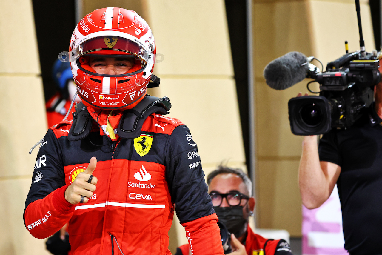 GP BAHRAIN, Charles Leclerc (MON) Ferrari celebrates his pole position in qualifying parc ferme.
19.03.2022. Formula 1 World Championship, Rd 1, Bahrain Grand Prix, Sakhir, Bahrain, Qualifiche Day.
- www.xpbimages.com, EMail: requests@xpbimages.com © Copyright: Batchelor / XPB Images