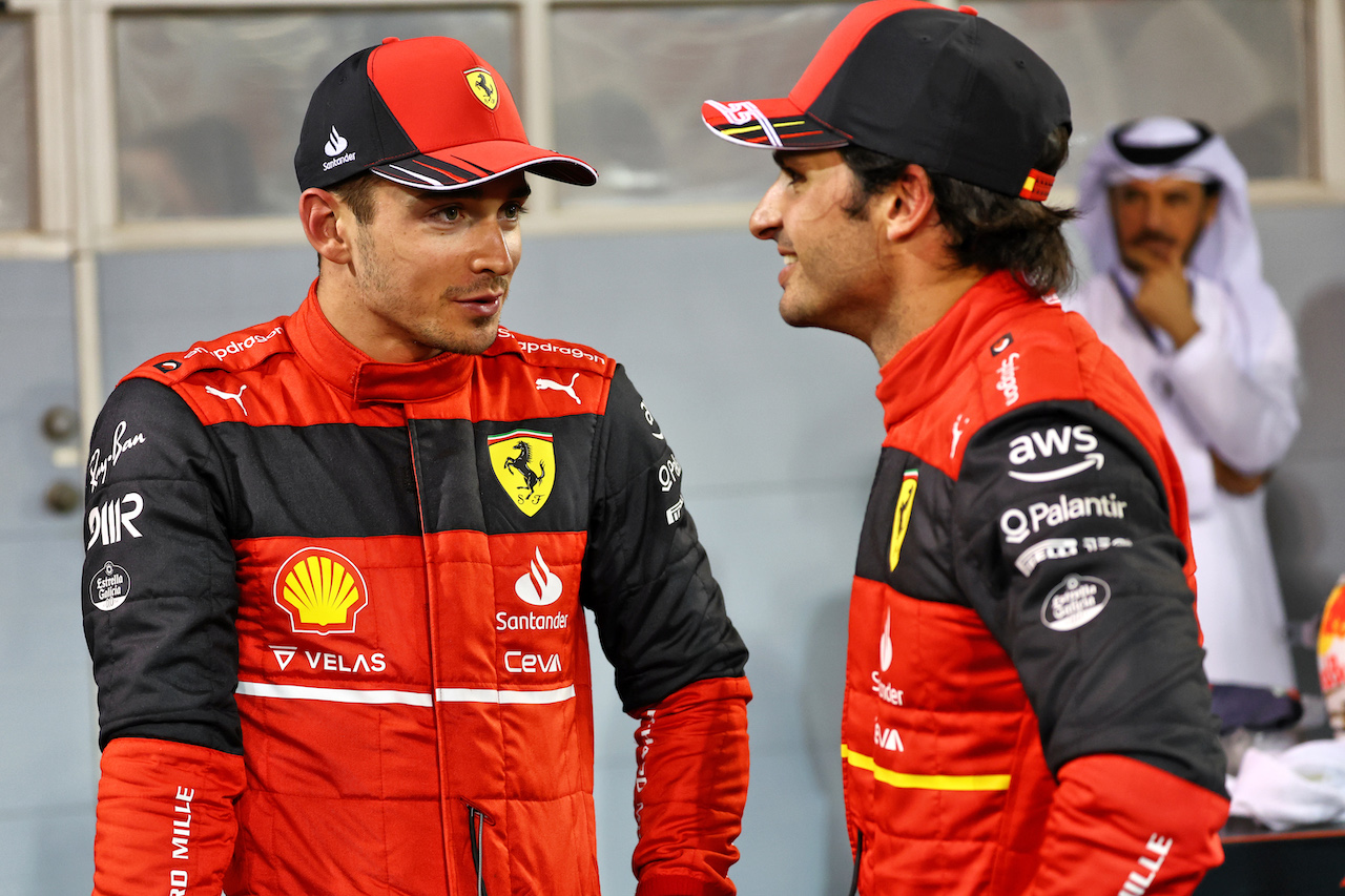 GP BAHRAIN, (L to R): Pole sitter Charles Leclerc (MON) Ferrari with team mate Carlos Sainz Jr (ESP) Ferrari in qualifying parc ferme.
19.03.2022. Formula 1 World Championship, Rd 1, Bahrain Grand Prix, Sakhir, Bahrain, Qualifiche Day.
- www.xpbimages.com, EMail: requests@xpbimages.com © Copyright: Batchelor / XPB Images