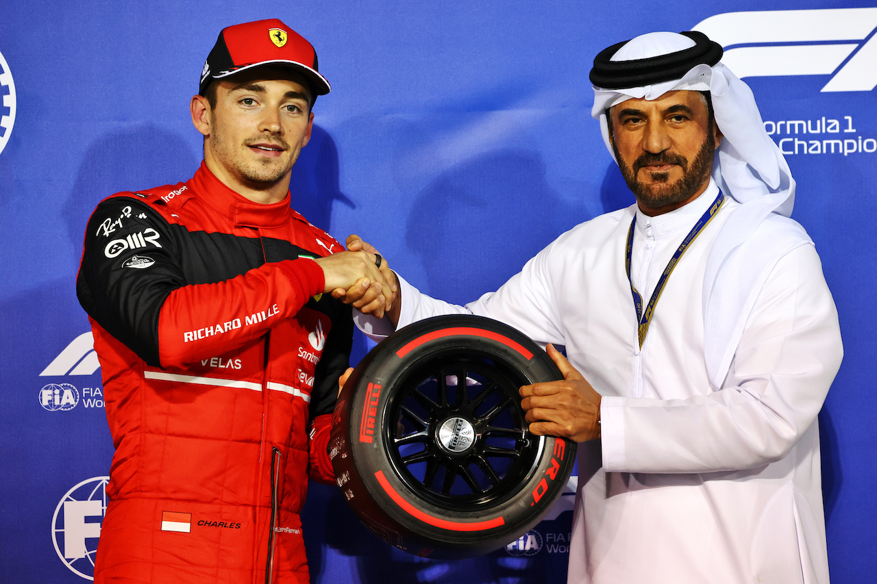 GP BAHRAIN, (L to R): Charles Leclerc (MON) Ferrari celebrates his pole position with Mohammed Bin Sulayem (UAE) FIA President in qualifying parc ferme.
19.03.2022. Formula 1 World Championship, Rd 1, Bahrain Grand Prix, Sakhir, Bahrain, Qualifiche Day.
- www.xpbimages.com, EMail: requests@xpbimages.com © Copyright: Batchelor / XPB Images