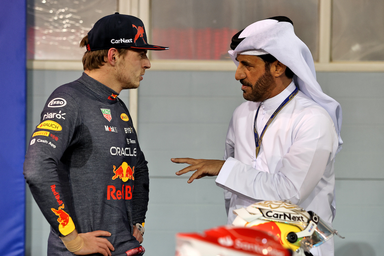 GP BAHRAIN, (L to R): Max Verstappen (NLD) Red Bull Racing in qualifying parc ferme with Mohammed Bin Sulayem (UAE) FIA President.
19.03.2022. Formula 1 World Championship, Rd 1, Bahrain Grand Prix, Sakhir, Bahrain, Qualifiche Day.
- www.xpbimages.com, EMail: requests@xpbimages.com © Copyright: Moy / XPB Images