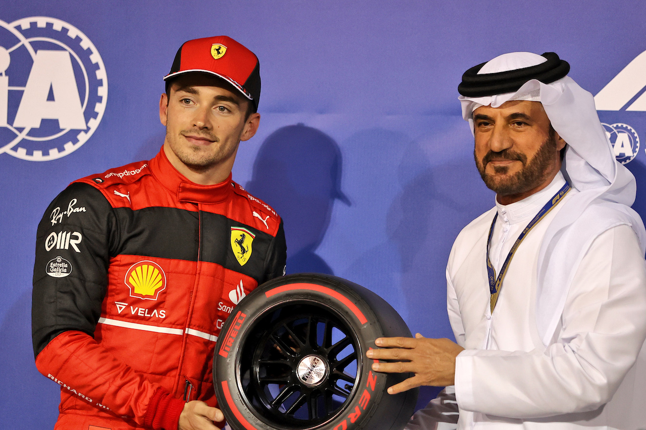 GP BAHRAIN, (L to R): Charles Leclerc (MON) Ferrari celebrates his pole position in qualifying parc ferme with Mohammed Bin Sulayem (UAE) FIA President.
19.03.2022. Formula 1 World Championship, Rd 1, Bahrain Grand Prix, Sakhir, Bahrain, Qualifiche Day.
- www.xpbimages.com, EMail: requests@xpbimages.com © Copyright: Moy / XPB Images