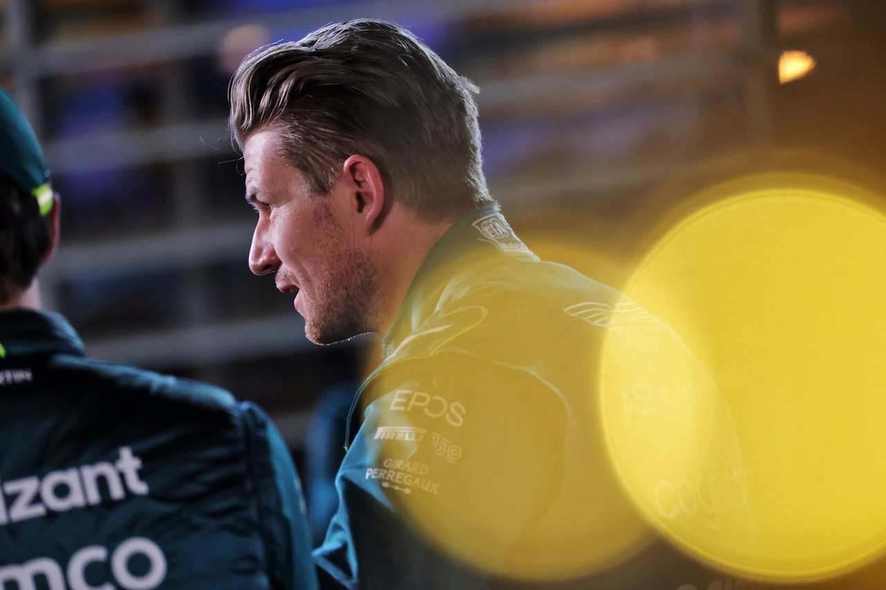 GP BAHRAIN, Nico Hulkenberg (GER) Aston Martin F1 Team Reserve Driver.
19.03.2022. Formula 1 World Championship, Rd 1, Bahrain Grand Prix, Sakhir, Bahrain, Qualifiche Day.
- www.xpbimages.com, EMail: requests@xpbimages.com © Copyright: Bearne / XPB Images
