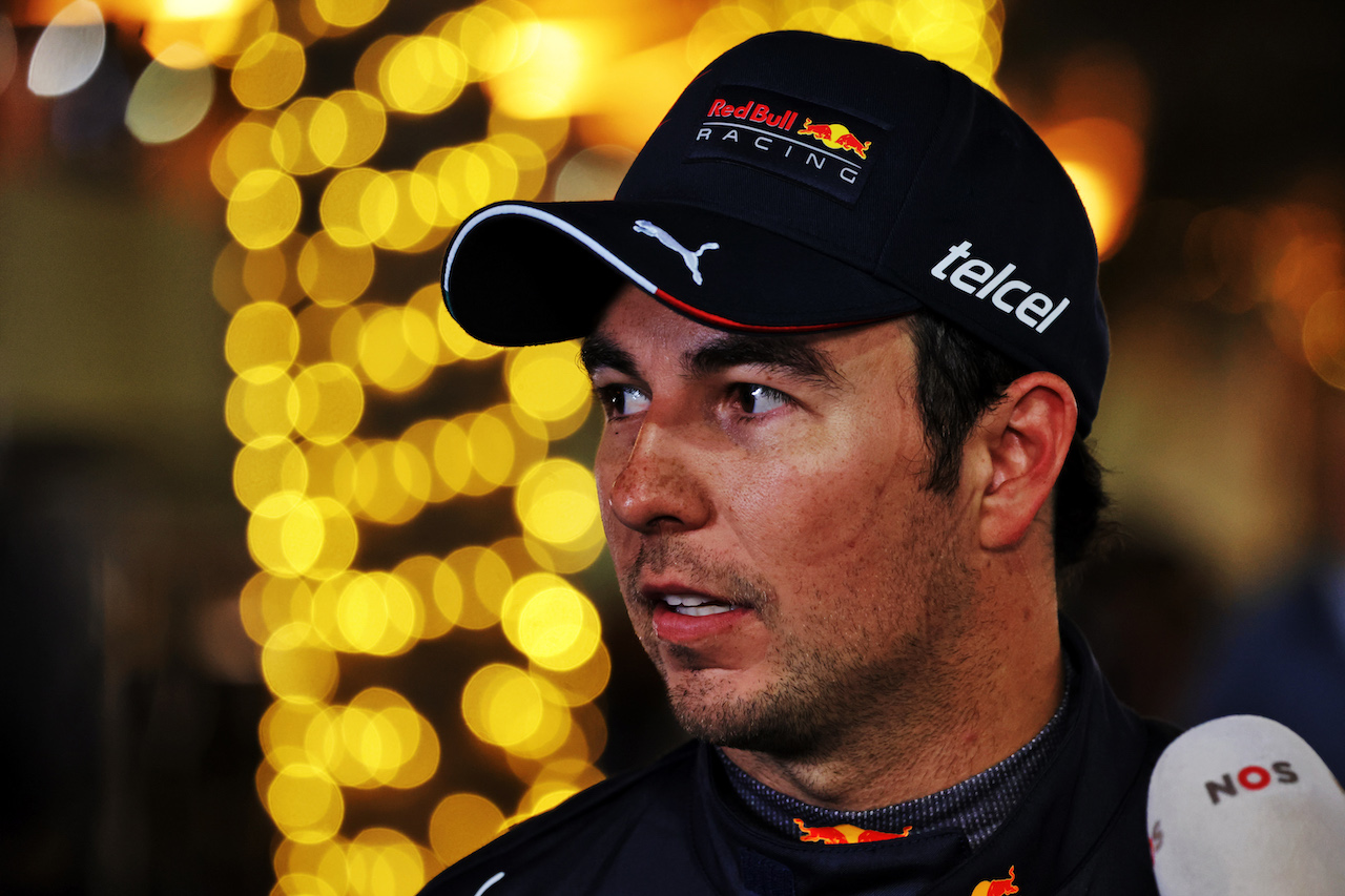GP BAHRAIN, Sergio Perez (MEX) Red Bull Racing.
19.03.2022. Formula 1 World Championship, Rd 1, Bahrain Grand Prix, Sakhir, Bahrain, Qualifiche Day.
- www.xpbimages.com, EMail: requests@xpbimages.com © Copyright: Bearne / XPB Images