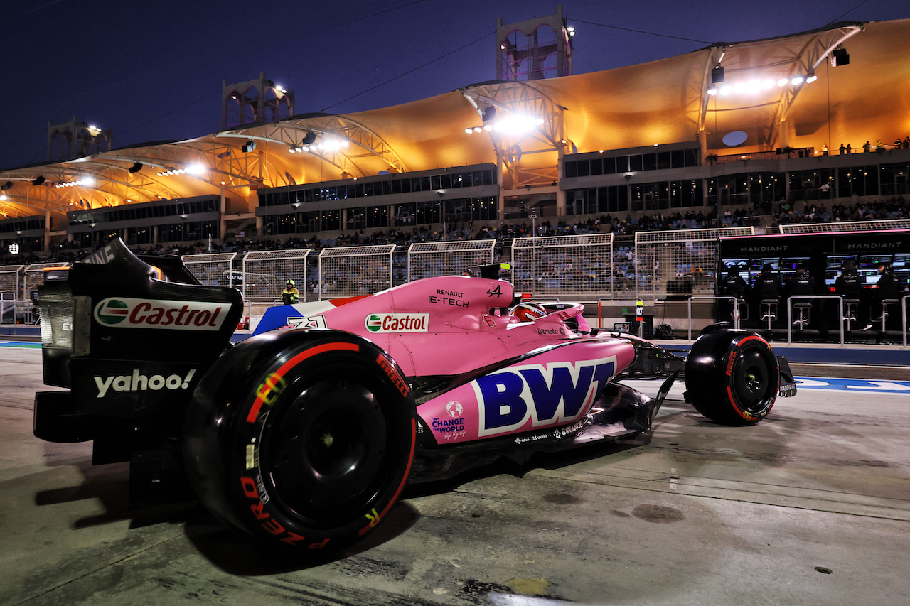 GP BAHRAIN, Esteban Ocon (FRA) Alpine F1 Team A522 leaves the pits.
19.03.2022. Formula 1 World Championship, Rd 1, Bahrain Grand Prix, Sakhir, Bahrain, Qualifiche Day.
- www.xpbimages.com, EMail: requests@xpbimages.com © Copyright: Moy / XPB Images