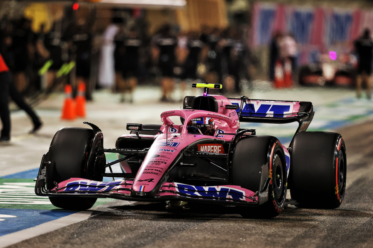 GP BAHRAIN, Esteban Ocon (FRA) Alpine F1 Team A522.
19.03.2022. Formula 1 World Championship, Rd 1, Bahrain Grand Prix, Sakhir, Bahrain, Qualifiche Day.
- www.xpbimages.com, EMail: requests@xpbimages.com © Copyright: Moy / XPB Images