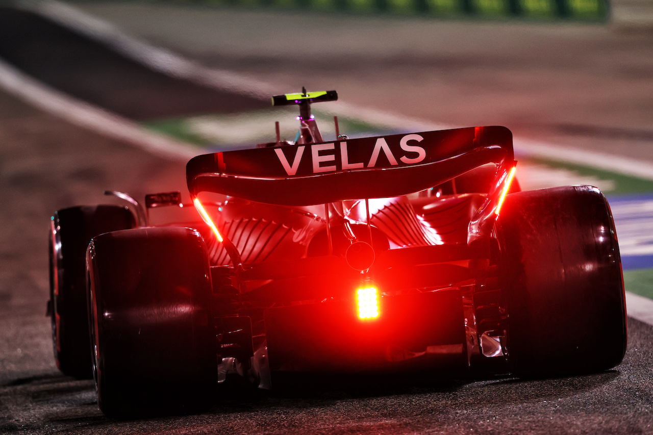 GP BAHRAIN, Carlos Sainz Jr (ESP) Ferrari F1-75.
19.03.2022. Formula 1 World Championship, Rd 1, Bahrain Grand Prix, Sakhir, Bahrain, Qualifiche Day.
- www.xpbimages.com, EMail: requests@xpbimages.com © Copyright: Moy / XPB Images
