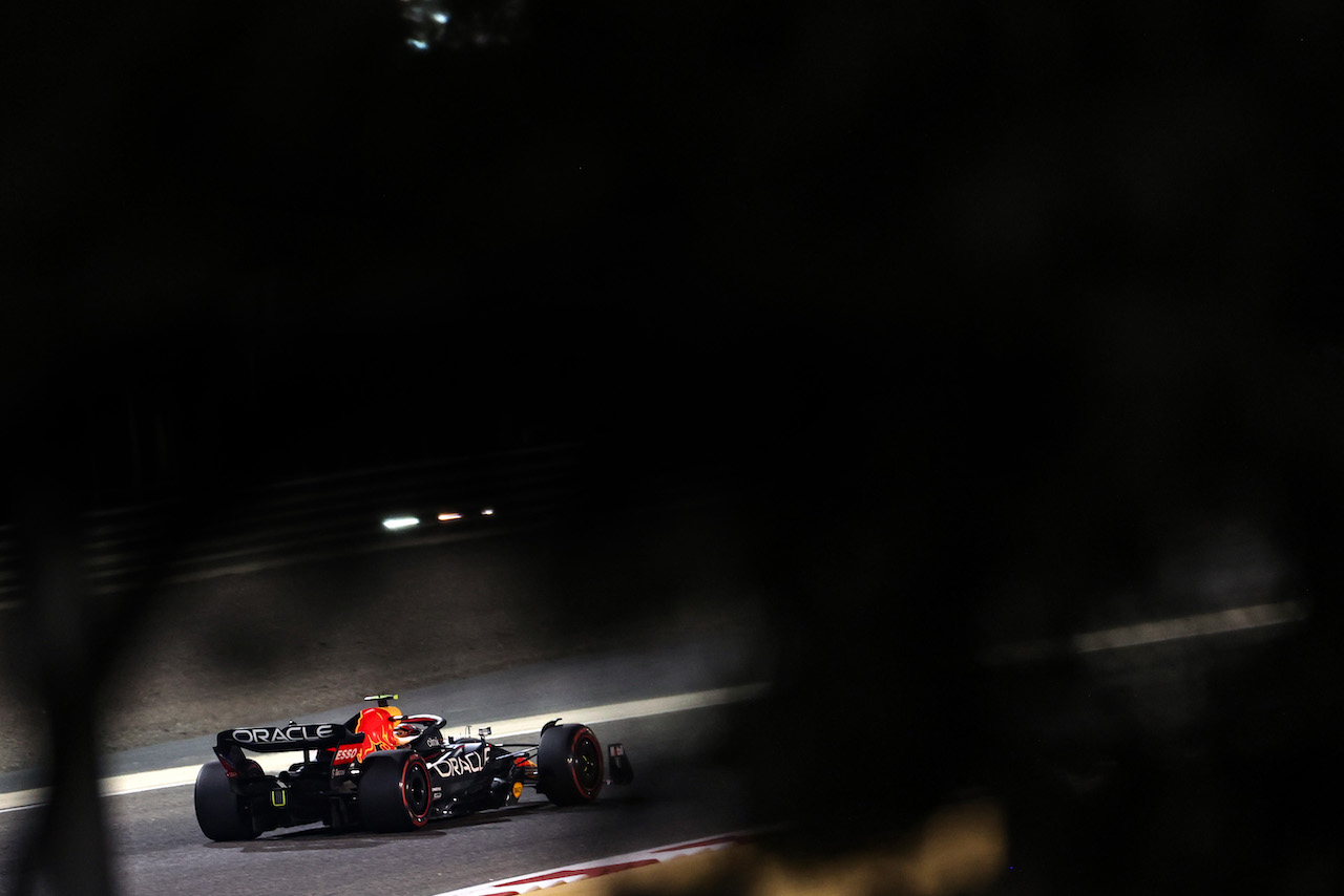 GP BAHRAIN, Sergio Perez (MEX), Red Bull Racing 
19.03.2022. Formula 1 World Championship, Rd 1, Bahrain Grand Prix, Sakhir, Bahrain, Qualifiche Day.
- www.xpbimages.com, EMail: requests@xpbimages.com ¬© Copyright: Charniaux / XPB Images