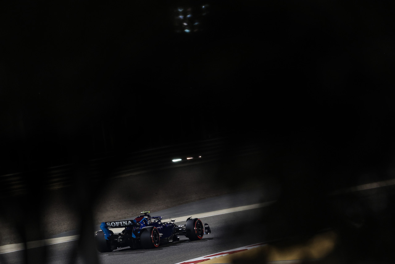 GP BAHRAIN, Nicholas Latifi (CDN), Williams Racing 
19.03.2022. Formula 1 World Championship, Rd 1, Bahrain Grand Prix, Sakhir, Bahrain, Qualifiche Day.
- www.xpbimages.com, EMail: requests@xpbimages.com ¬© Copyright: Charniaux / XPB Images