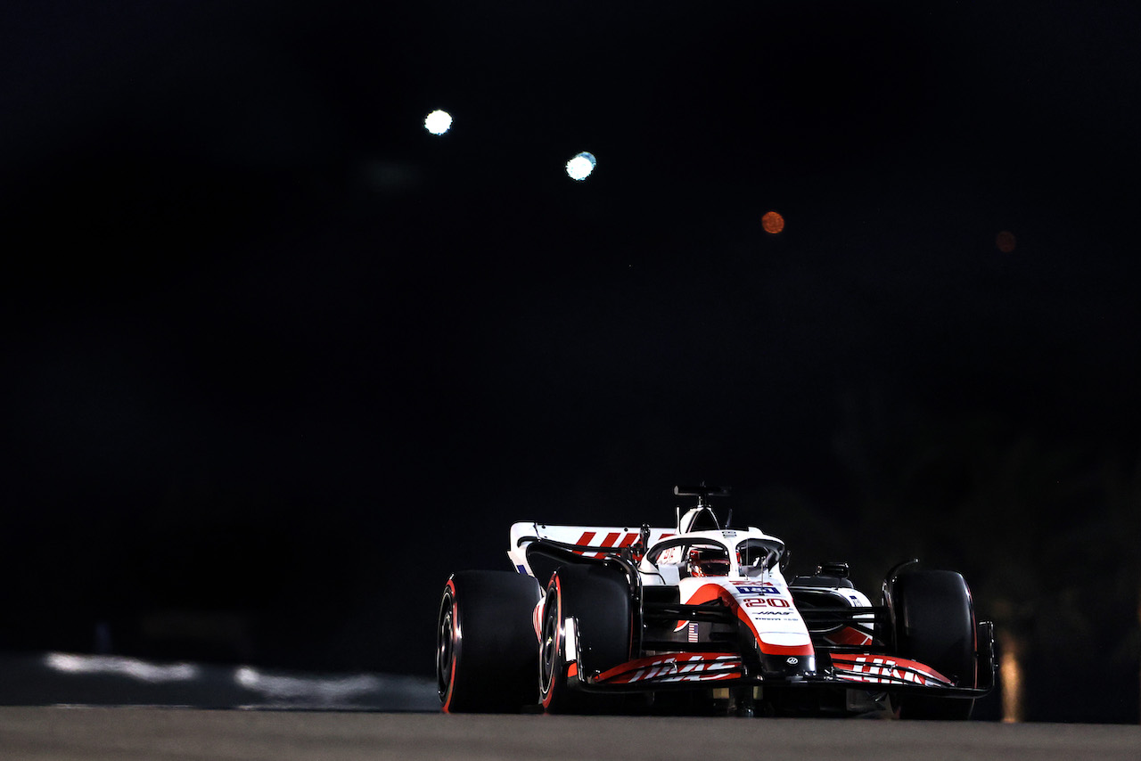 GP BAHRAIN, Kevin Magnussen (DEN) Haas F1 Team 
19.03.2022. Formula 1 World Championship, Rd 1, Bahrain Grand Prix, Sakhir, Bahrain, Qualifiche Day.
- www.xpbimages.com, EMail: requests@xpbimages.com © Copyright: Charniaux / XPB Images
