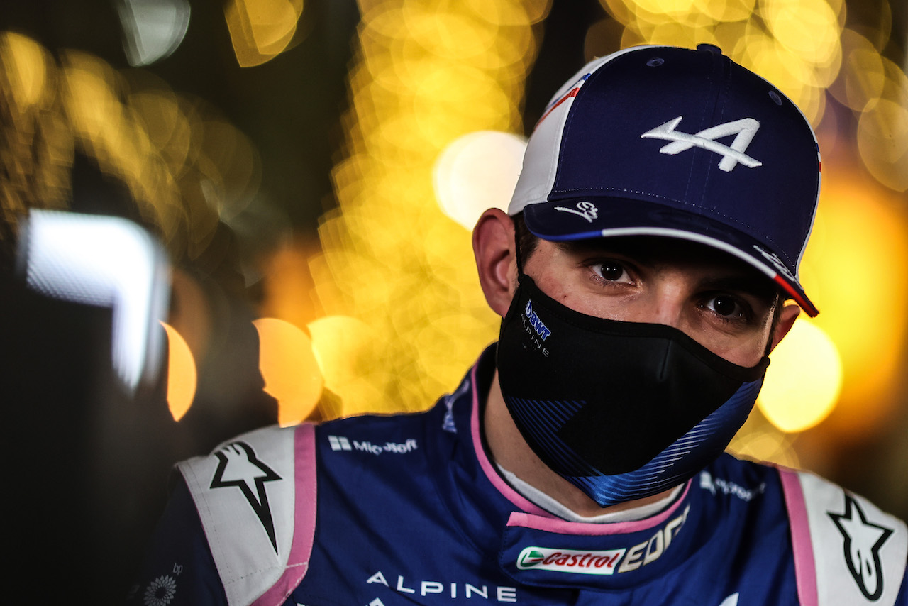 GP BAHRAIN, Esteban Ocon (FRA), Alpine F1 Team 
19.03.2022. Formula 1 World Championship, Rd 1, Bahrain Grand Prix, Sakhir, Bahrain, Qualifiche Day.
- www.xpbimages.com, EMail: requests@xpbimages.com ¬© Copyright: Charniaux / XPB Images