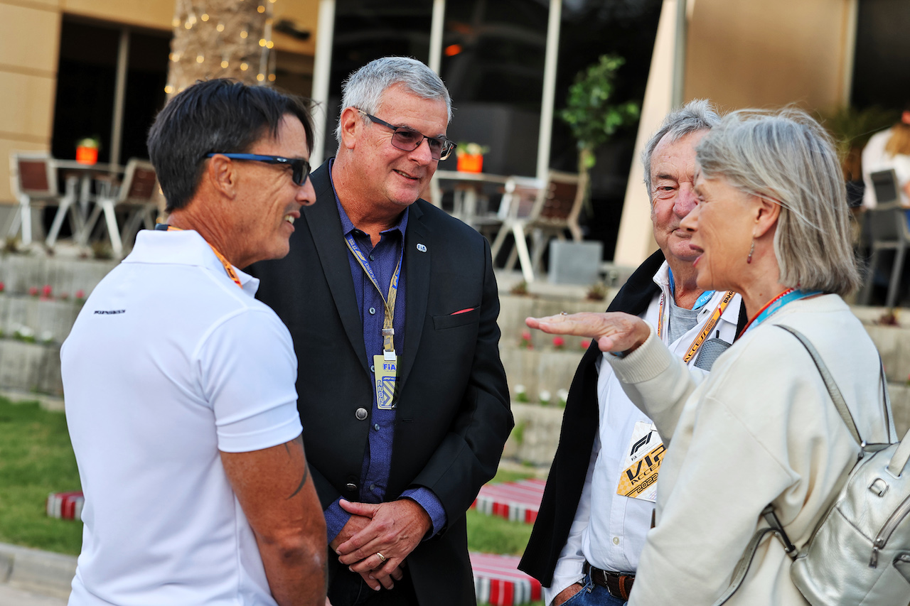 GP BAHRAIN, (L to R): Stuart Maloney, father of Zane Maloney (BRB) Trident F3 driver; Andrew Mallalieu (BAR) FIA Steward; Nick Mason (GBR) Pink Floyd Drummer e sua moglie Annette Lynton (GBR) Actress.
19.03.2022. Formula 1 World Championship, Rd 1, Bahrain Grand Prix, Sakhir, Bahrain, Qualifiche Day.
- www.xpbimages.com, EMail: requests@xpbimages.com © Copyright: Moy / XPB Images