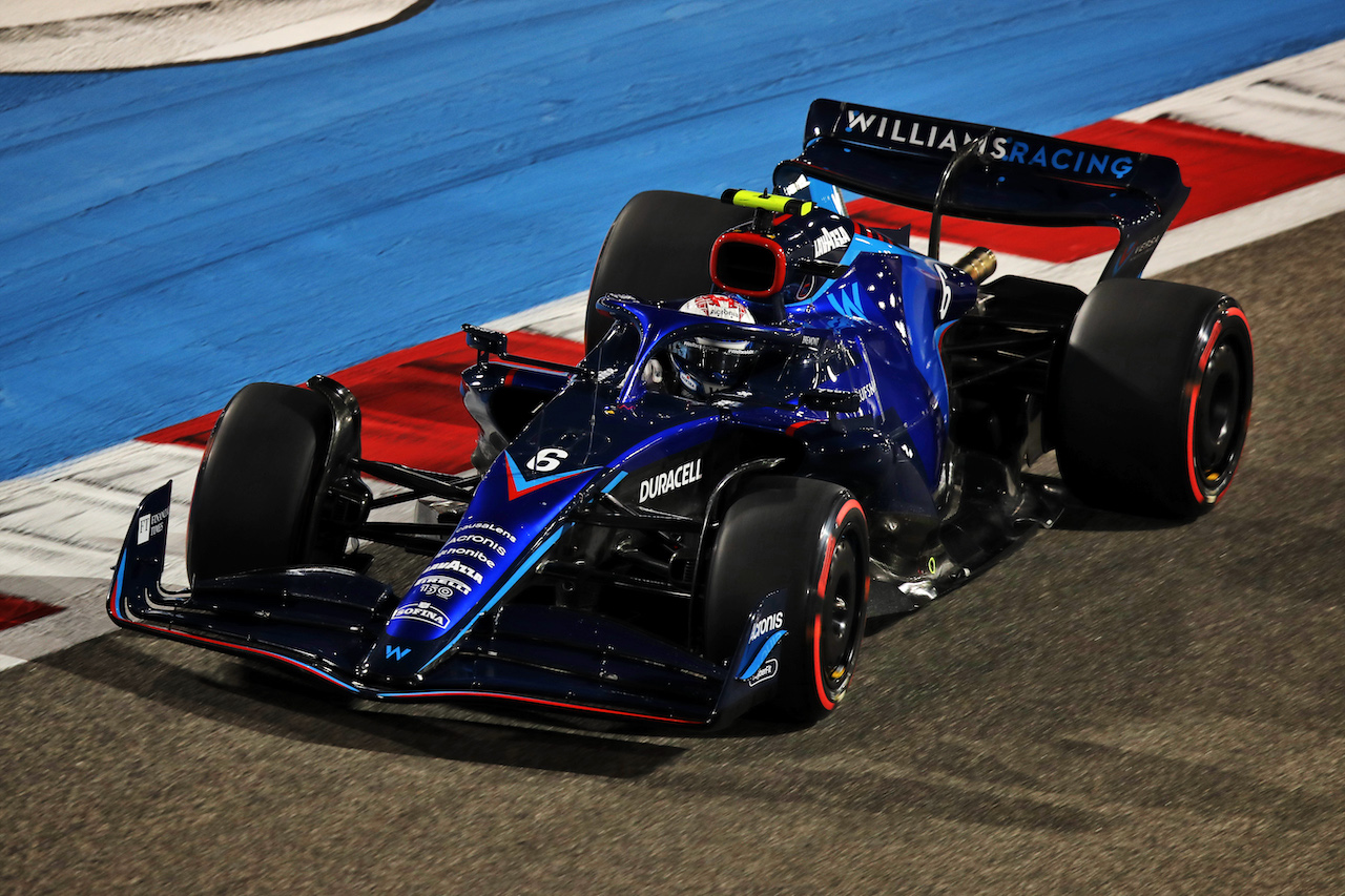 GP BAHRAIN, Nicholas Latifi (CDN) Williams Racing FW44.
19.03.2022. Formula 1 World Championship, Rd 1, Bahrain Grand Prix, Sakhir, Bahrain, Qualifiche Day.
 - www.xpbimages.com, EMail: requests@xpbimages.com © Copyright: Coates / XPB Images